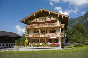 Отель Landhaus Kumbichl  Майрхофен